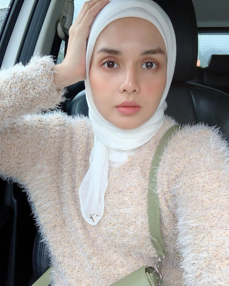 Kumpulan Foto Cewek IGO Hijab Selfie yang Cantik dan Manis Terbaru