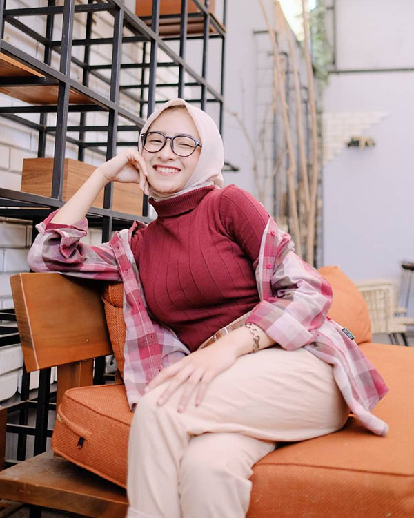 Cewek manis dan seksi imut Toge gede