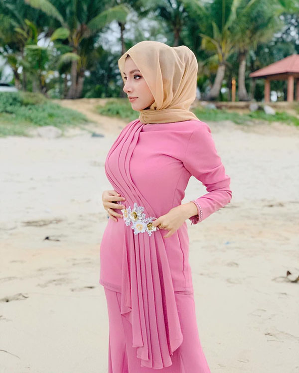 Trend Gaun Hijab seksi dan manis JIlbeb Cantik di kampung