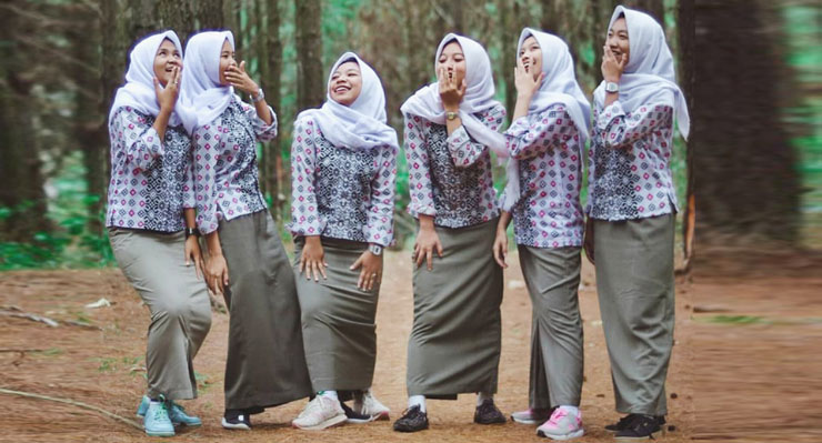 Kumpulan Foto Siswi SMA Pakai Hijab yang Cantik Dan Manis