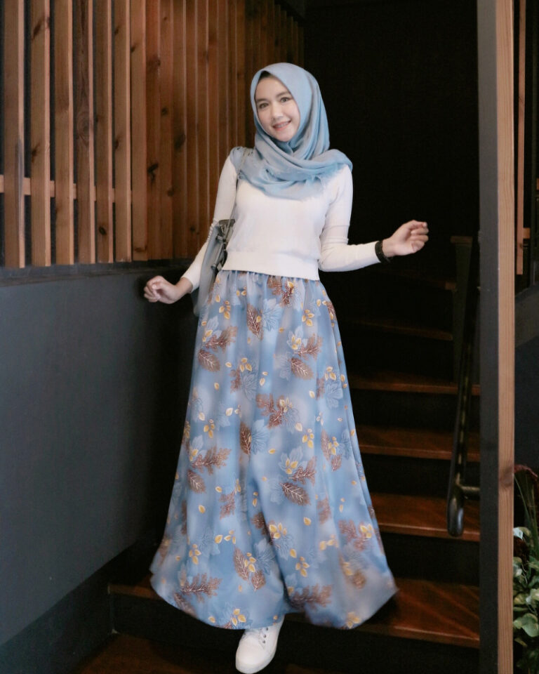 Yang Pamer Aurat Memang Menggoda Tapi Yang Berhijab Lebih Istimewa