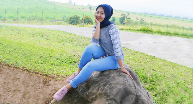 OOTD Hijab dan Celana Jeans Pencil Buat Kamu Yang Suka Petualangan