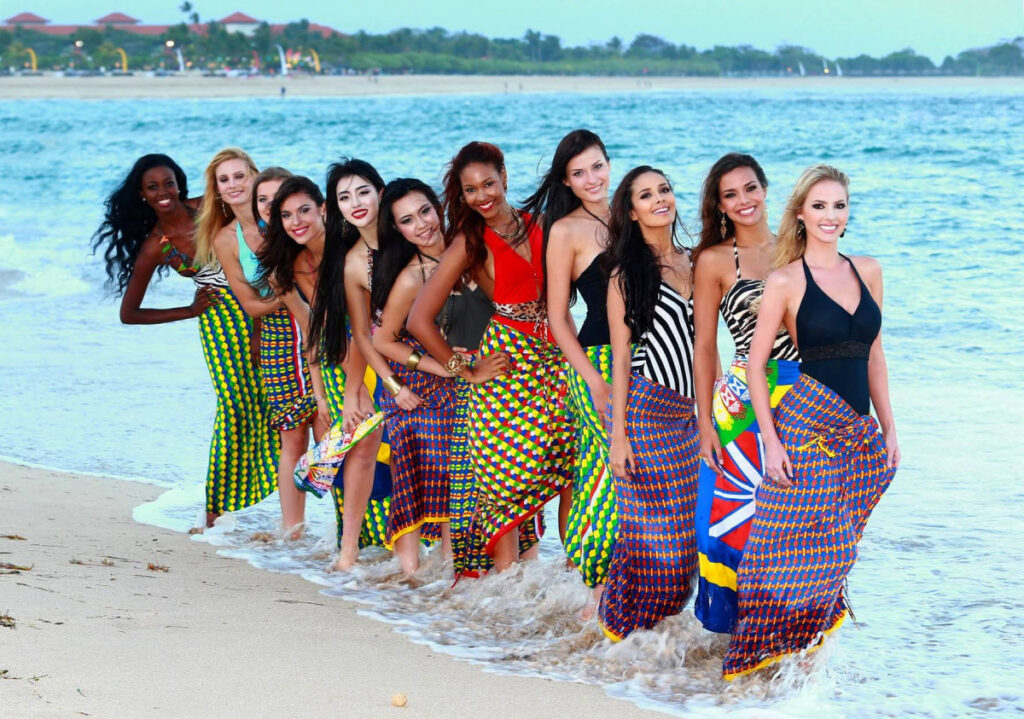 Sesi Fashion Kostum Pantai Beach Costum Miss Wolrd 2013 di Bali