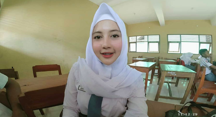 6 Model Hijab Siswi SMA yang Lucu dan Cantik Abis