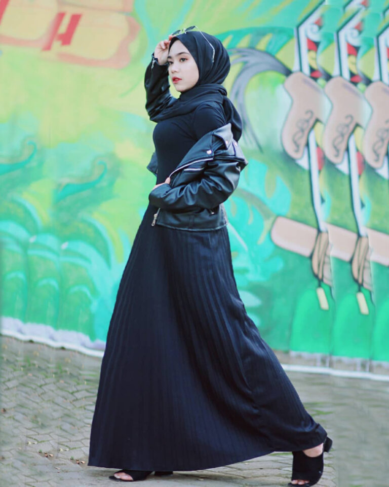 Hunting Foto Model Hijab dengan Konsep OOTD Boys - Dzargon