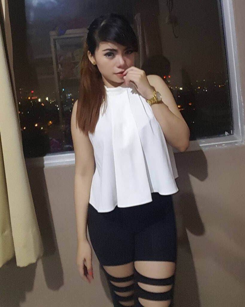 Celana Sobek Dinar Candy manis di apartemen di Jakarta
