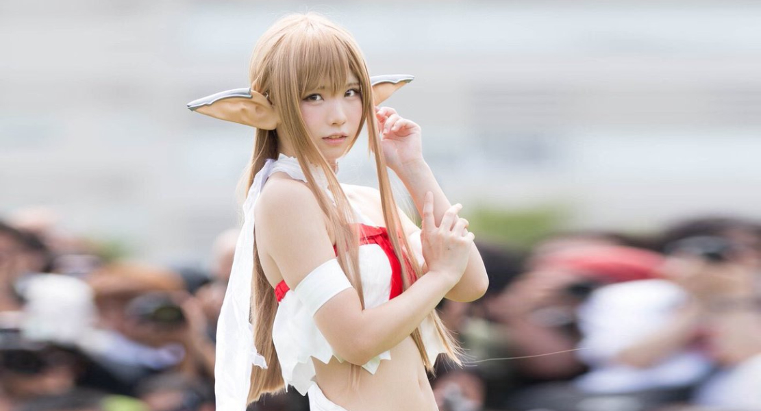 Cewe Seksi Enako Jadi Cosplayer Rambut Pirang telinga Panjang