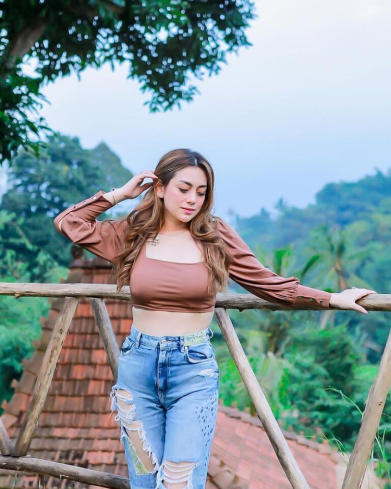 Bikin Iri Netizen Celine Evangelista Cantik Sexy Body Sempurna Seperti Perawan Dzargon