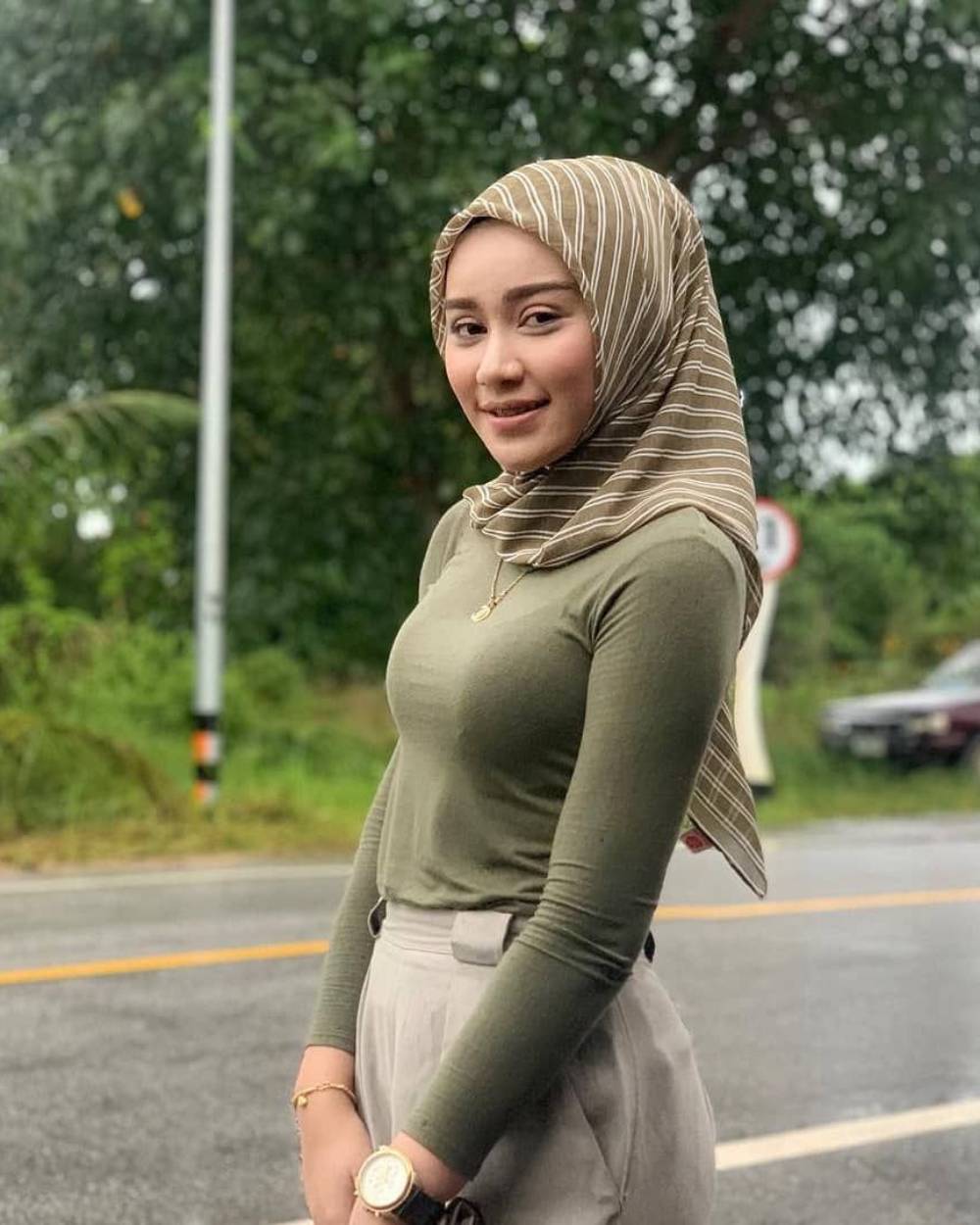 Hormati dan Berlaku Adil Terhadap Jilbob - Dzargon