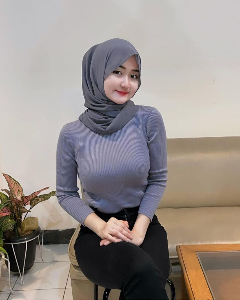 Fenomena Jilbab Ketat Trend Hijab Seksi Yang Penuhi Feed Instagram Dan Twitter Dzargon 8135