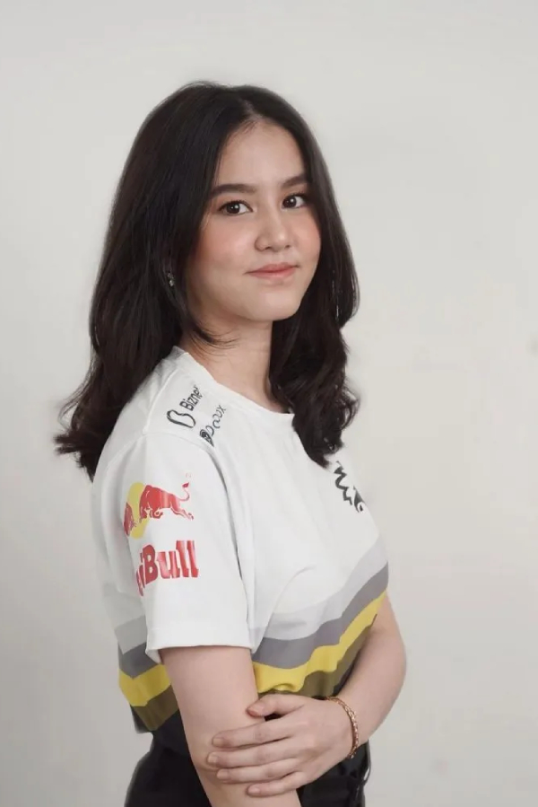Anisa Rahim Cewek esport Onic