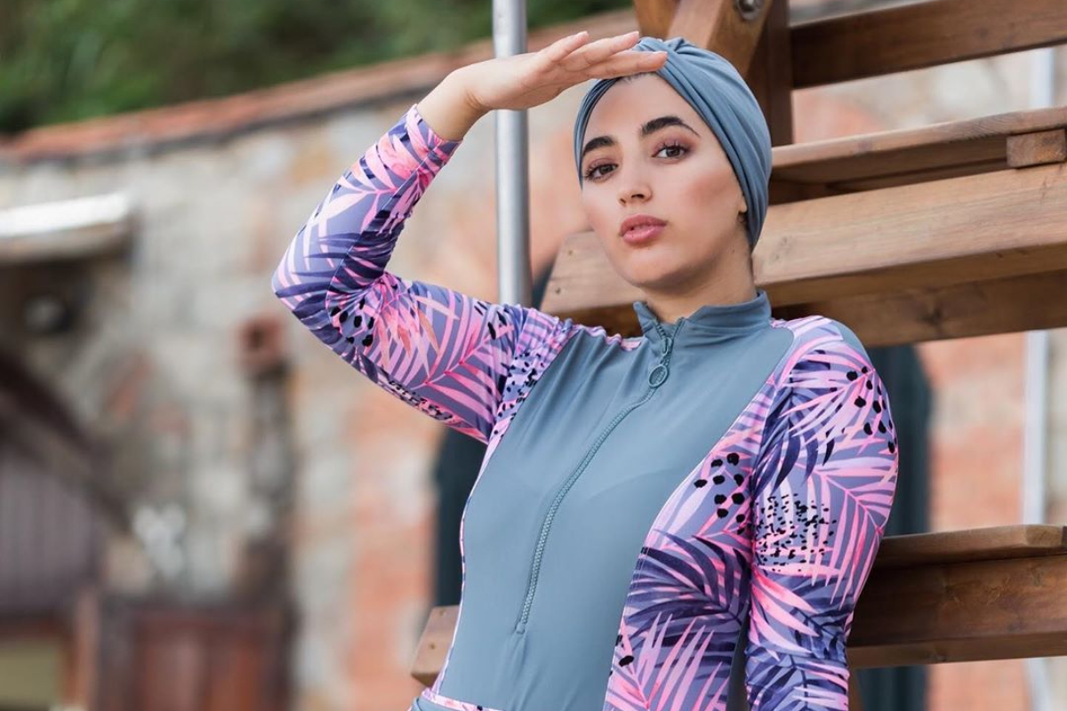 Outfit Hijab Renang dengan Burkini