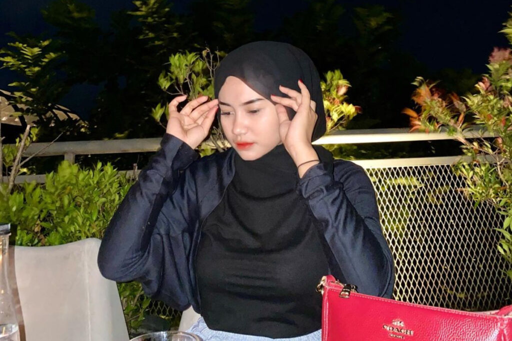 Hijab Legging Ketat Memang Menggoda Dzargon 1900