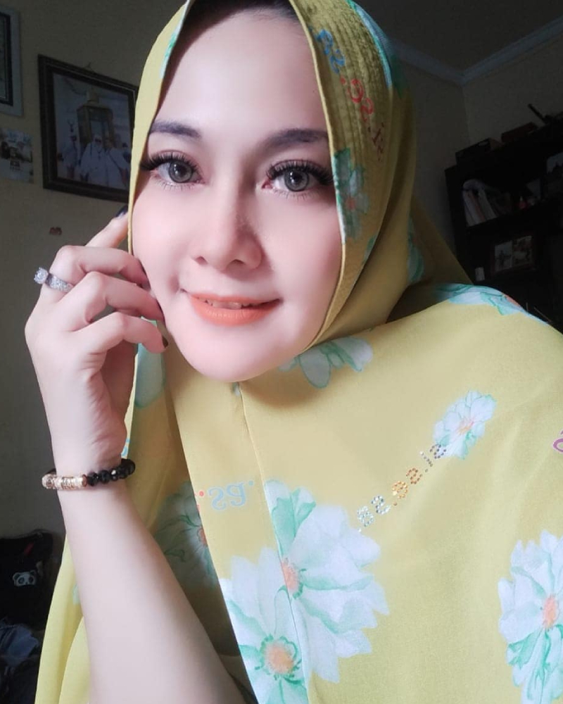 Hijab Bunda Amira
