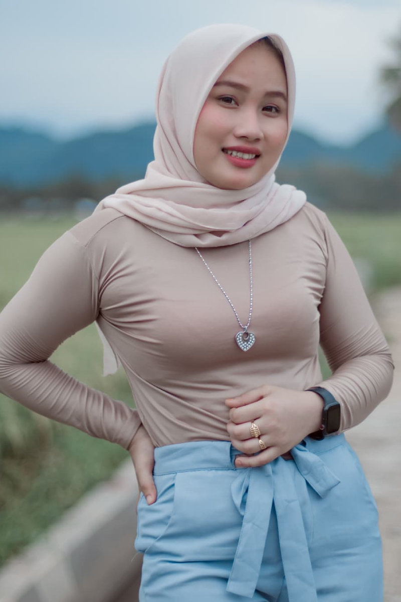 Hijab Ketat Seksi ciri cewek nafsu tinggi