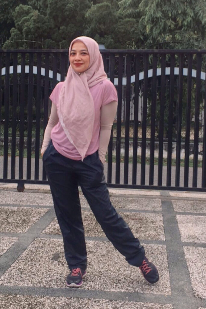 OOTD Hijab Legging Jogging Hijab manis cantik celana Training olahraga