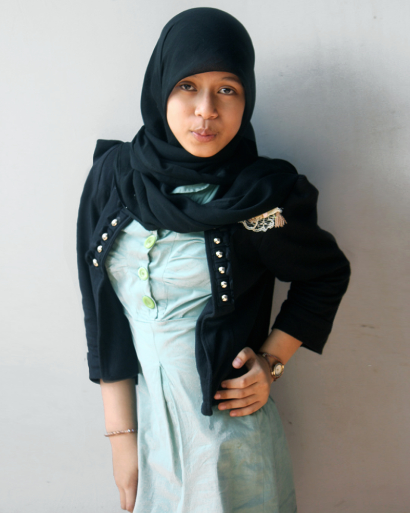 OOTD Mahasiswi Cantik Wulan manis Hijab Hitam
