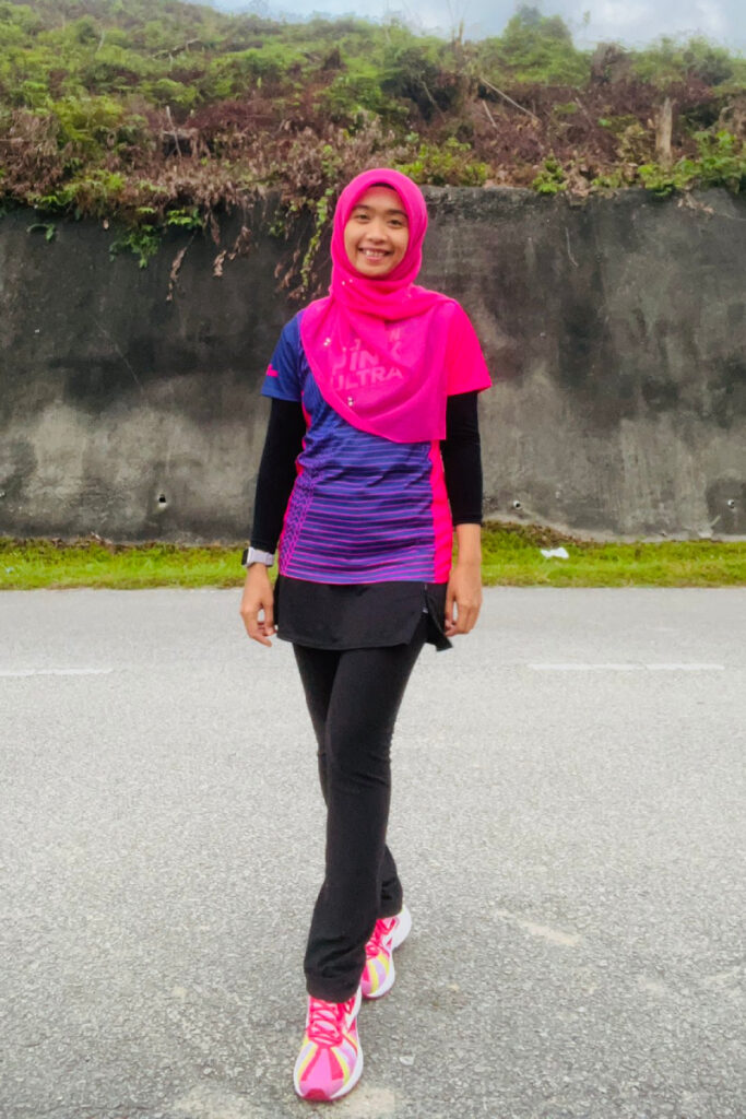 Outfit Hijab Olahraga Mahasiswi Unjem manis Pink Full Color