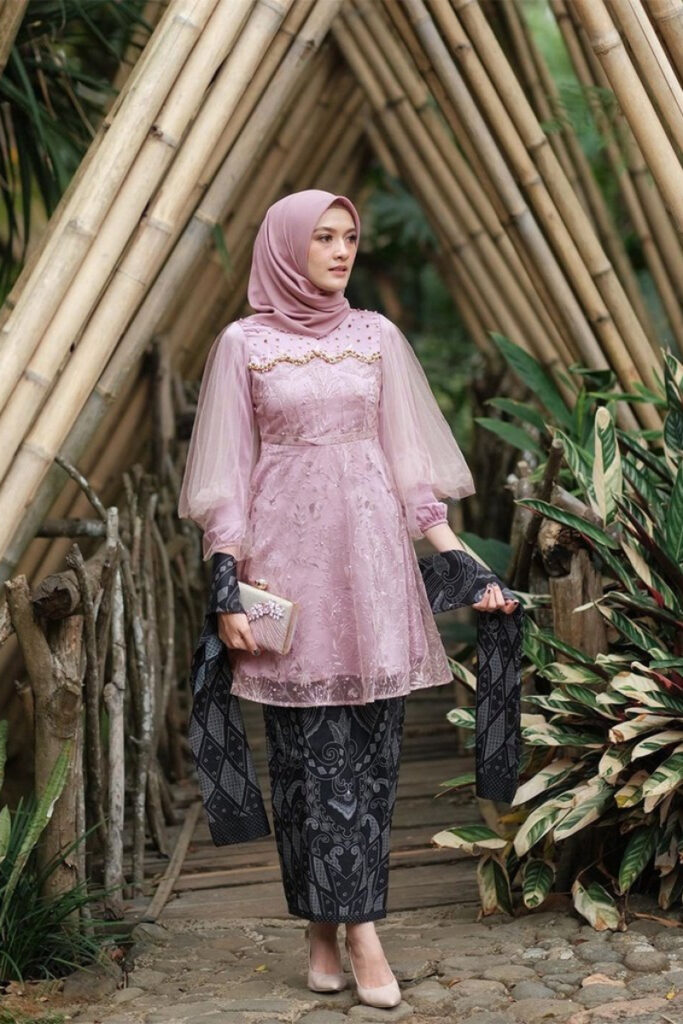 Sarung Batik manis dan cakti Outfit Hijab