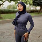 Hijab ketat dan Seksi Oklin Fia Putri Mahasiswi UNJ