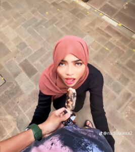 Biodata Oklin Fia Putri - Selebgram Hijab Seksi dari Medan Mahasiswi