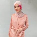 Hijab Satin Manis Dress Imut Peach Cantik