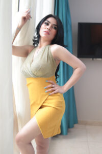 Foto Model Charent Bears - Menggoda Dengan Tatapan Mata - Dzargon