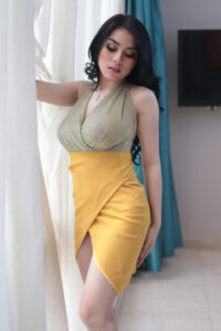 Foto Model Charent Bears - Menggoda Dengan Tatapan Mata - Dzargon