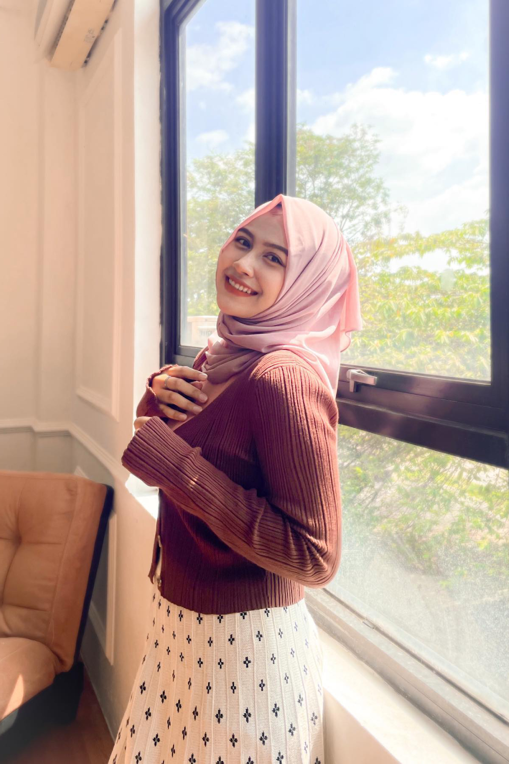 senyuman menawan Maharraozra Selebgram Jilbab Cantik