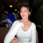 Kaos Ketat Seksi Chika Chandrika Hot Cafe