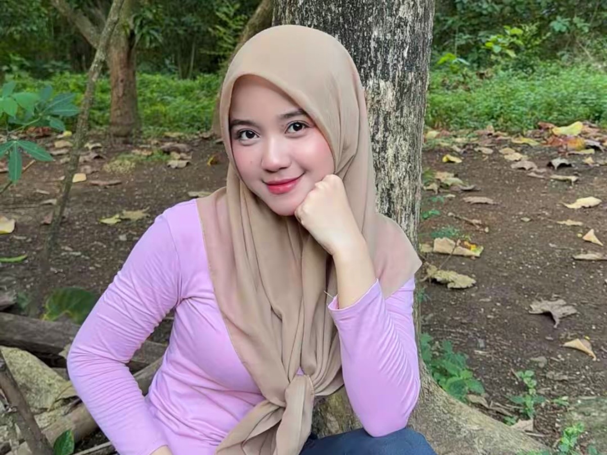 Foto Seksi Hesti Purwanti aka Heyhest