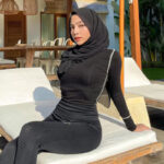 Oklin Fia Seksi Busana Jilbab Ketat